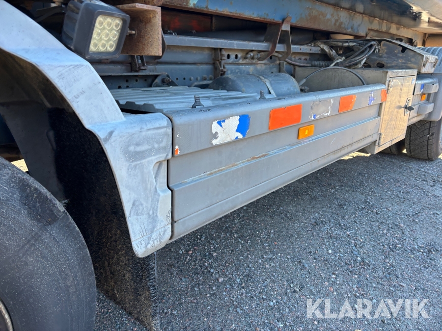 Lastväxlare Mercedes-Benz 1529 Atego med flak