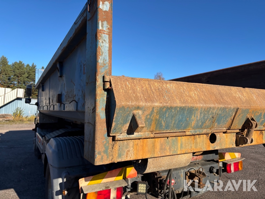 Lastväxlare Mercedes-Benz 1529 Atego med flak