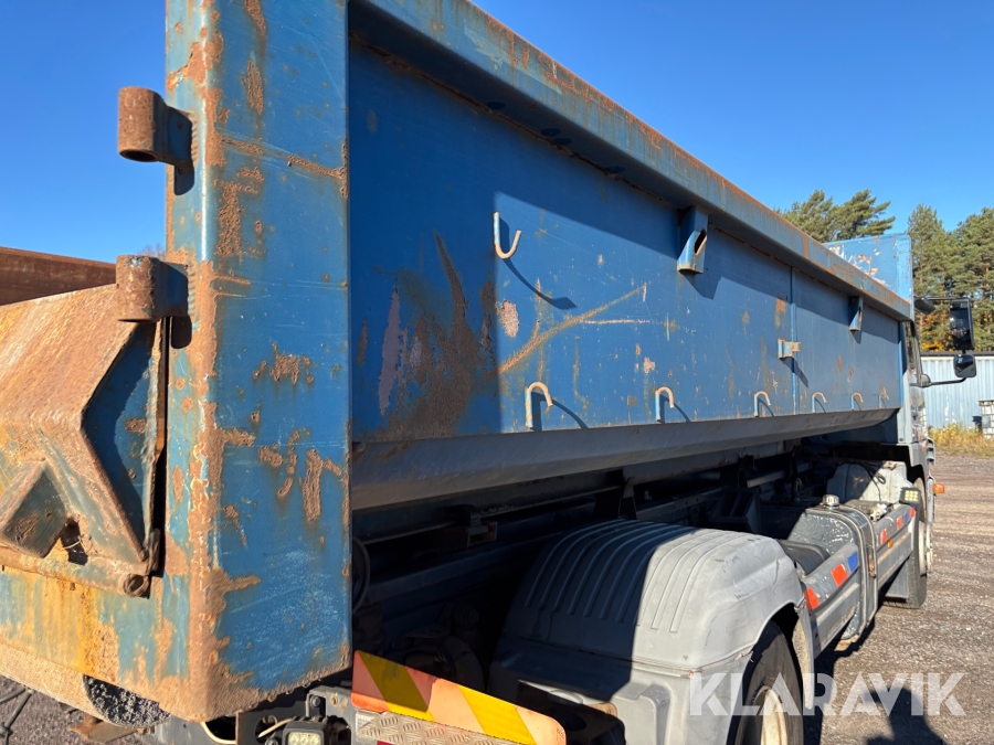 Lastväxlare Mercedes-Benz 1529 Atego med flak