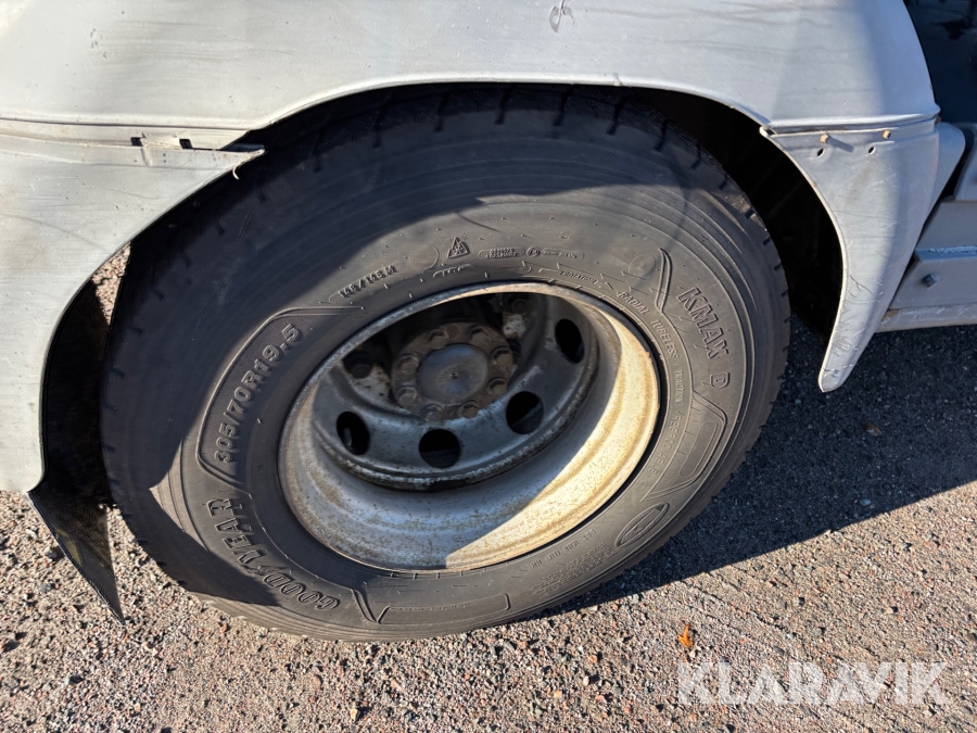 Lastväxlare Mercedes-Benz 1529 Atego med flak
