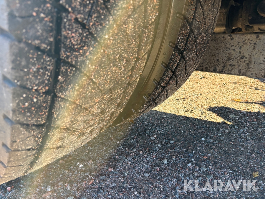 Lastväxlare Mercedes-Benz 1529 Atego med flak
