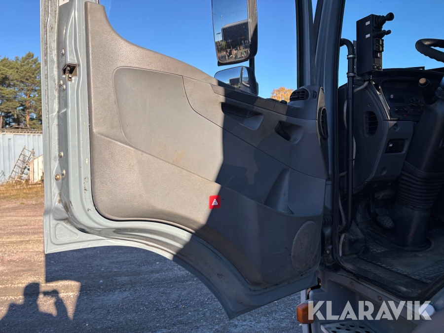 Lastväxlare Mercedes-Benz 1529 Atego med flak