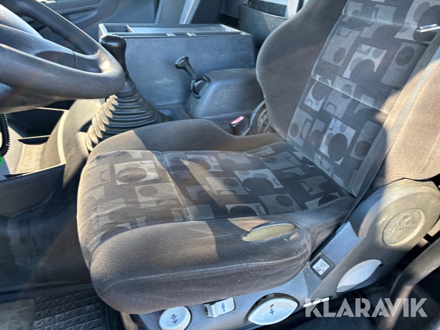 Lastväxlare Mercedes-Benz 1529 Atego med flak