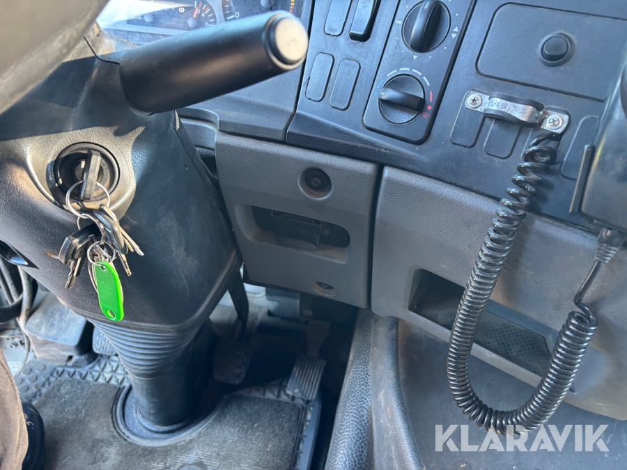 Lastväxlare Mercedes-Benz 1529 Atego med flak