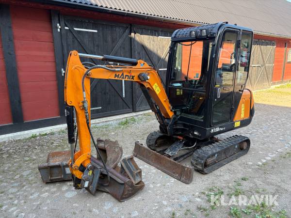 Grävmaskin Hanix H15B Plus-2 med redskap