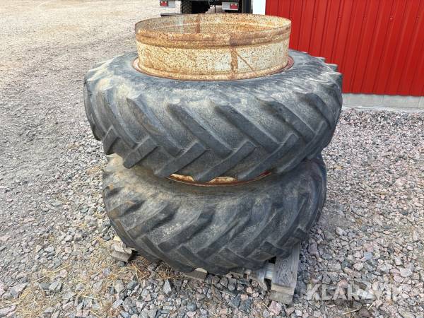 Dubbelmontage Goodyear 16.9-34 2st med distansringar
