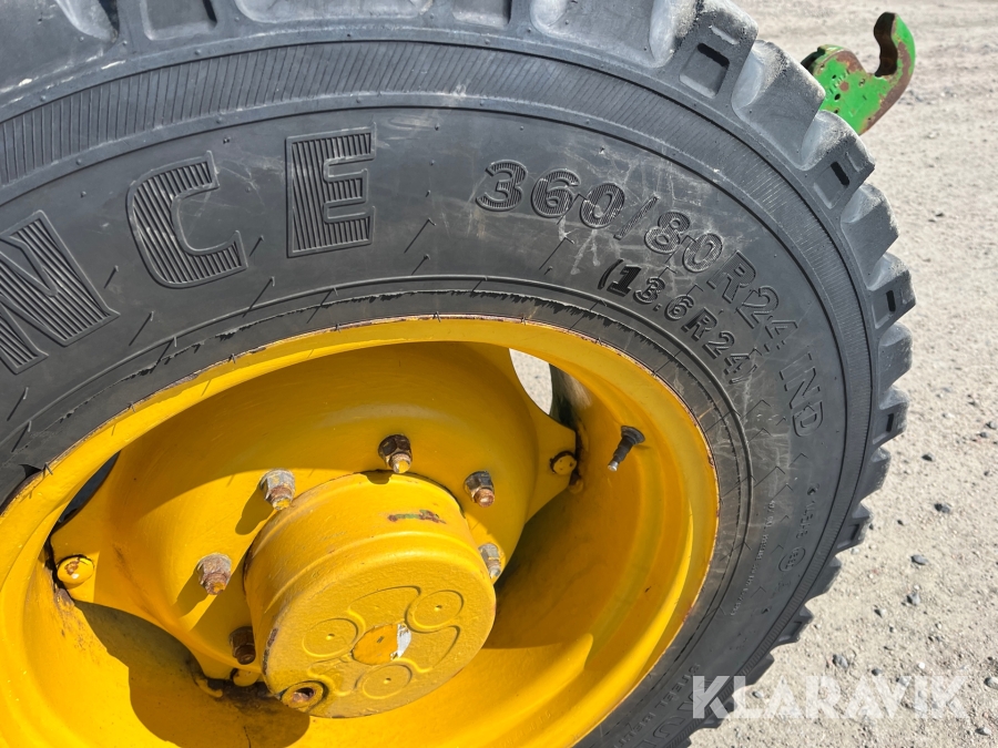 Traktor John Deere 5820, Vänersborg, Klaravik auktioner