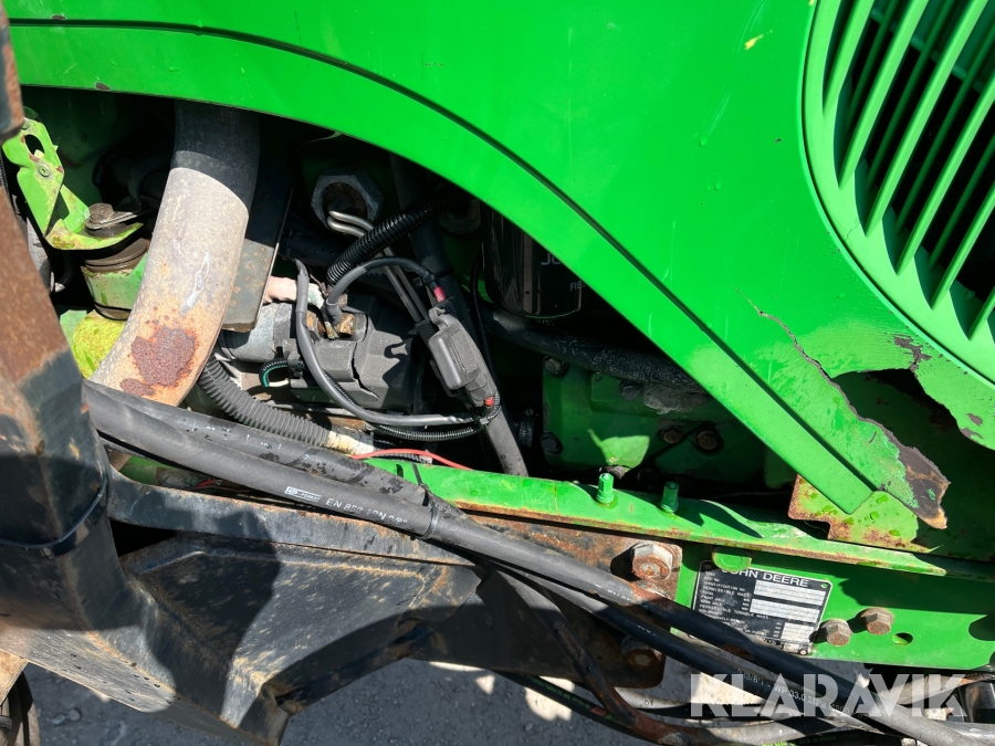Traktor John Deere 5820, Vänersborg, Klaravik auktioner