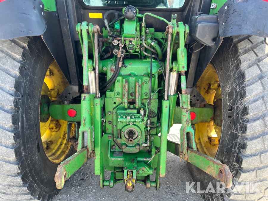 Traktor John Deere 5820, Vänersborg, Klaravik auktioner