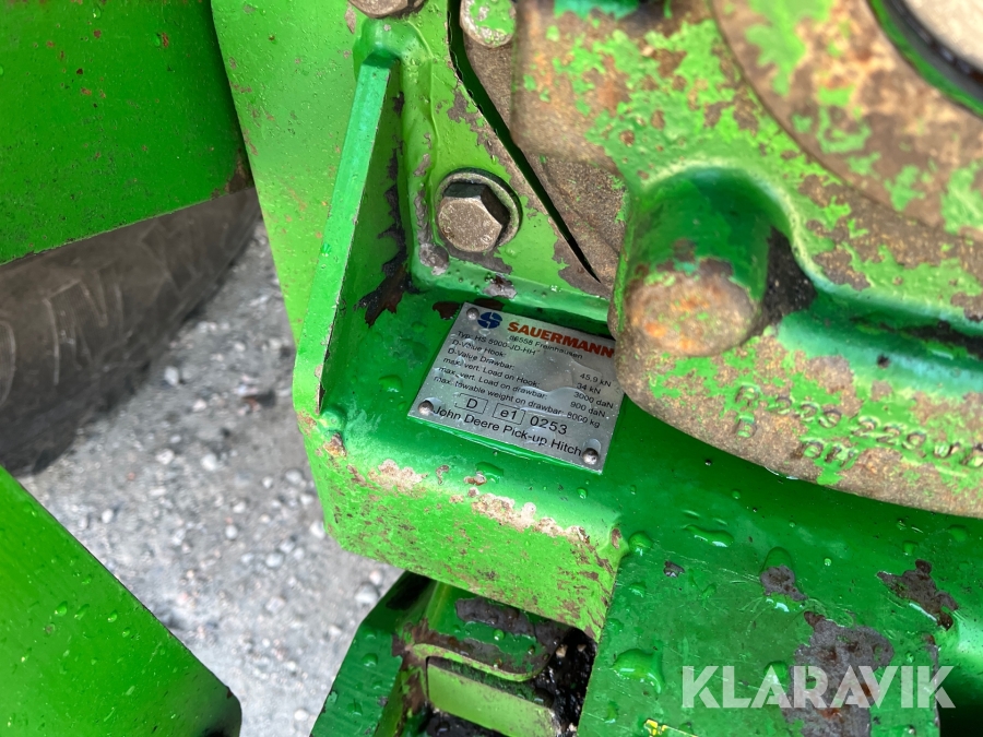 Traktor John Deere 5820, Vänersborg, Klaravik auktioner