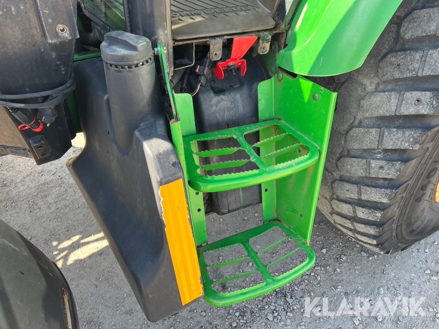 Traktor John Deere 5820, Vänersborg, Klaravik auktioner
