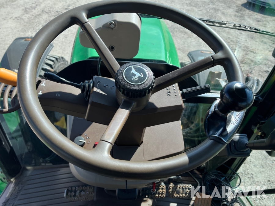 Traktor John Deere 5820, Vänersborg, Klaravik auktioner