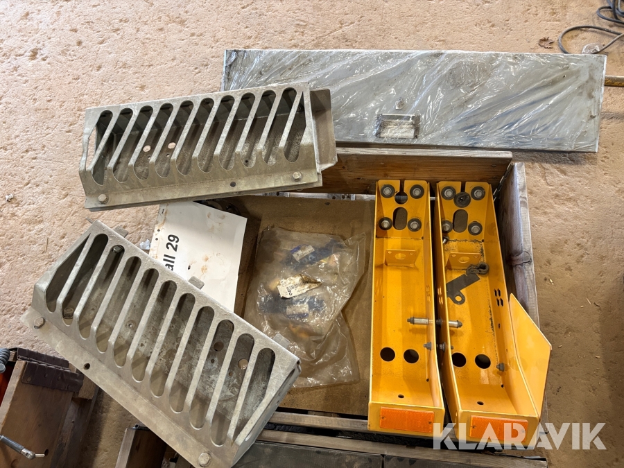 Gallerskyddade bakljushållare, lucka 1176, Volvo-lampkonsoller, fästen & maskinkomponenter