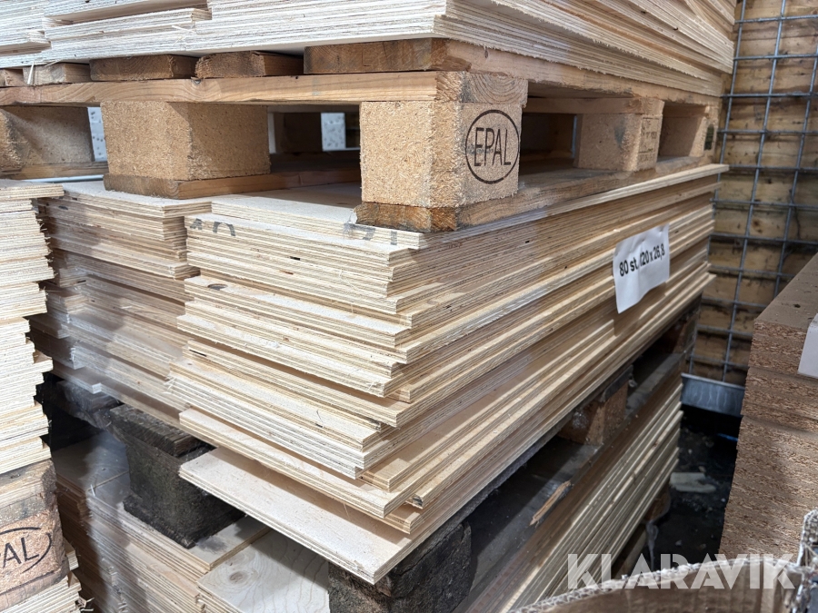 Spillbitar ca 75 st Plywood