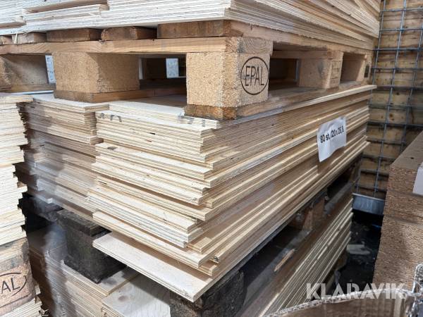 Spillbitar ca 75 st Plywood