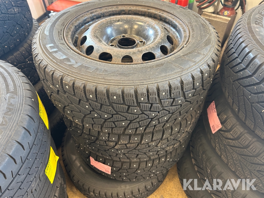 Däck  med fälg 4 st Falken 195/65R15