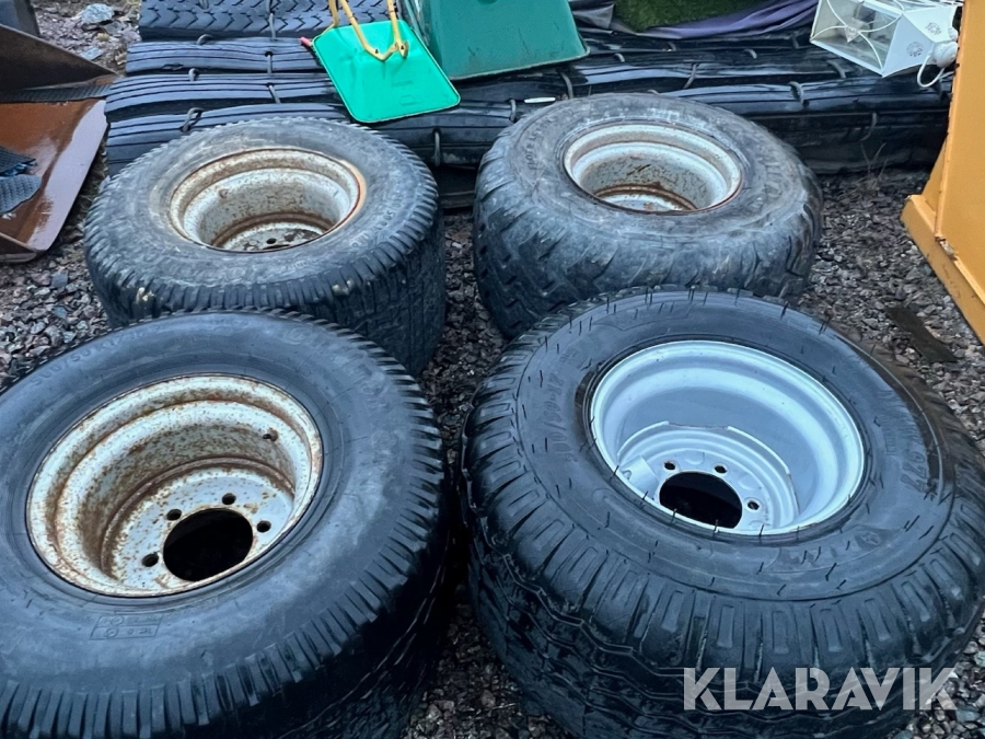 Entreprenaddäck på fälg 4st
