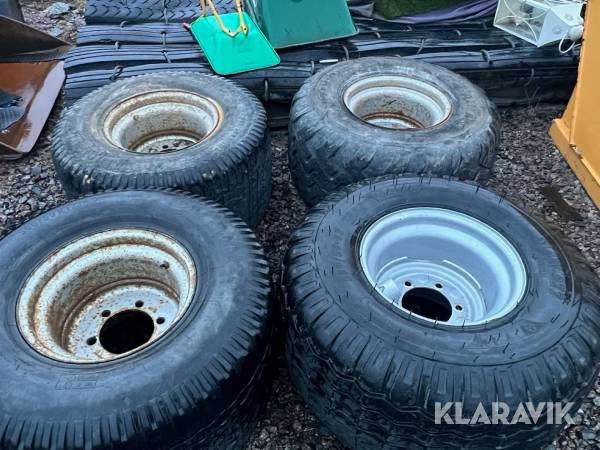 Entreprenaddäck på fälg 4st