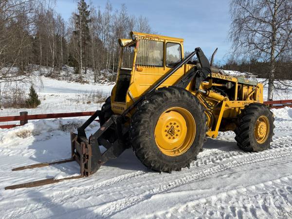 Baklastare Volvo BM LM840 med redskap