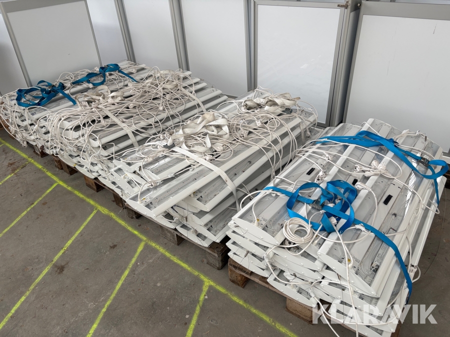 Lysrörsarmaturer Ca 90st