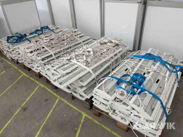 Lysrörsarmaturer Ca 90st