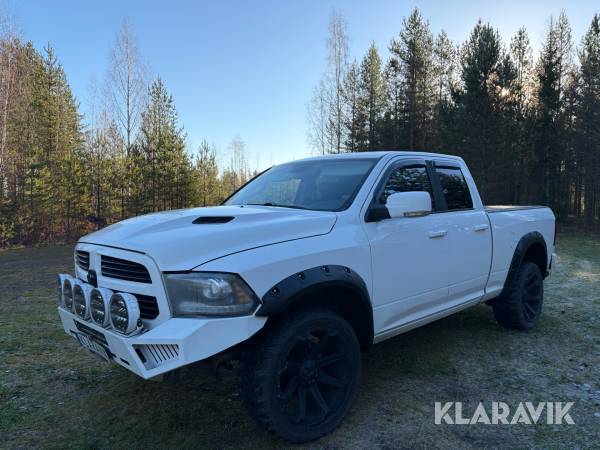 Pickup Dodge RAM 1500 5.7 4WD (401hk)
