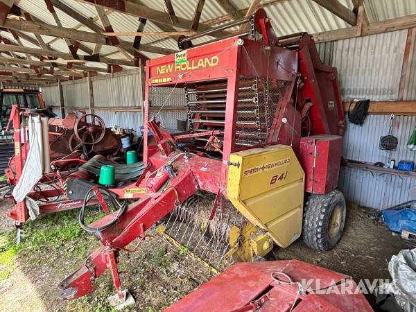 Rundbalspress New Holland 841