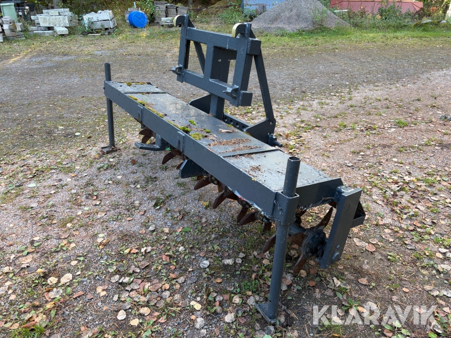 Gräsluftare med SMS/Trima samt 3-punktsfäste