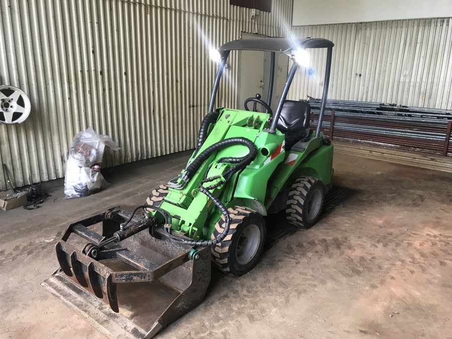 Lastmaskin / Kompaktlastare Avant 520