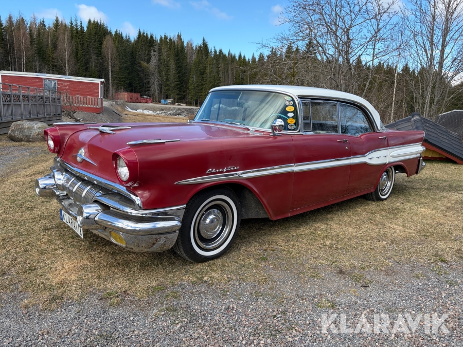 Veteranbil Pontiac Chieftain 4-dörrars HT 251hk