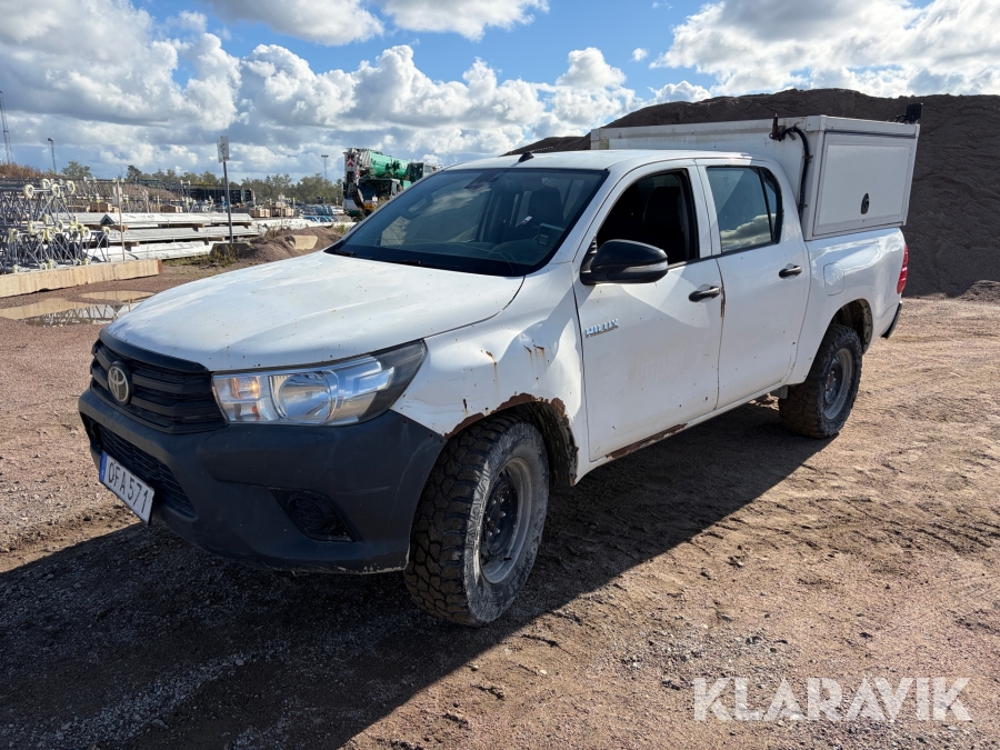 Pickup Toyota Hilux VIII 2.4 D 4WD