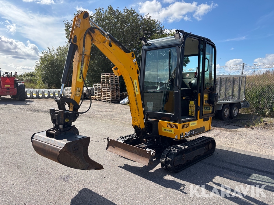 Grävmaskin JCB 19 C-1 med skopa