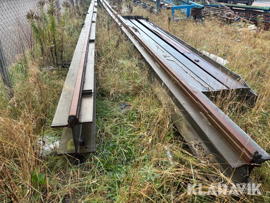 Järnbalkar föredetta travers