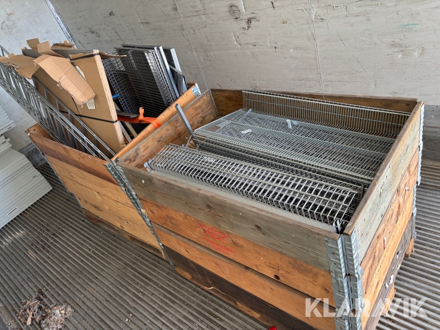 Butiksinredning/hyllor Hestra