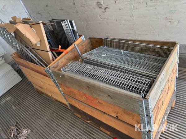 Butiksinredning/hyllor Hestra