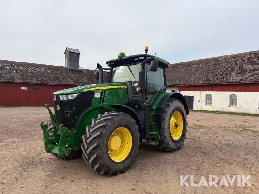 Traktor John Deere 7230R med GPS autostyrning