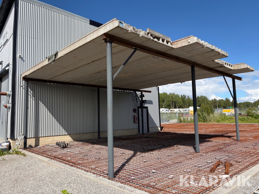 Entresolplan med betonggolv ca 8,8 x 7,8 m