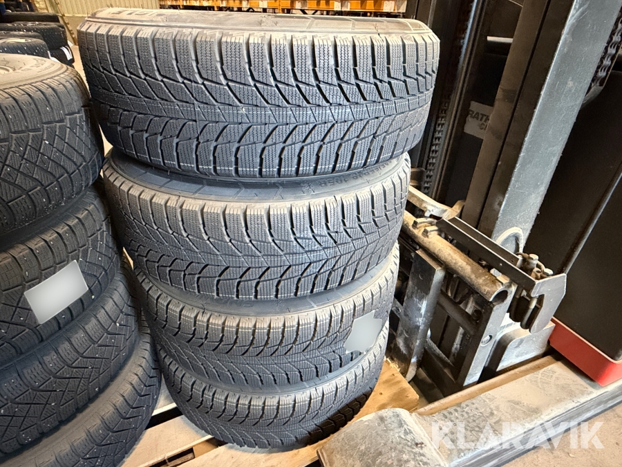 Vinterdäck Triangle 235/55 R19 105R på alufälg  4st NYA
