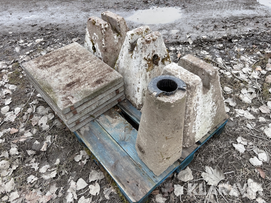 Betongpelare, rör och fundament, Sollentuna, Klaravik auktio