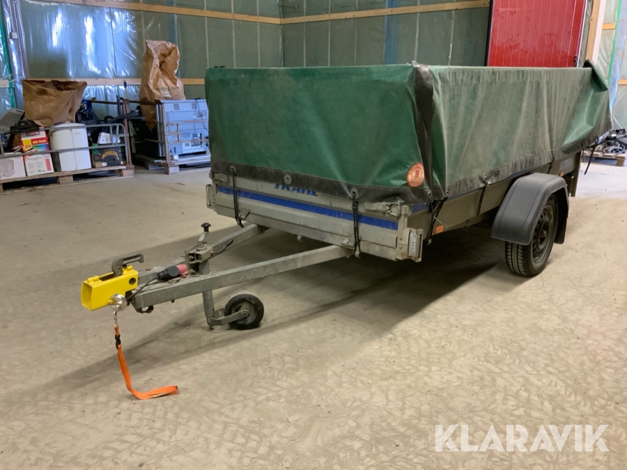Personbilssläp TGAB LS0500U med galler och kapell