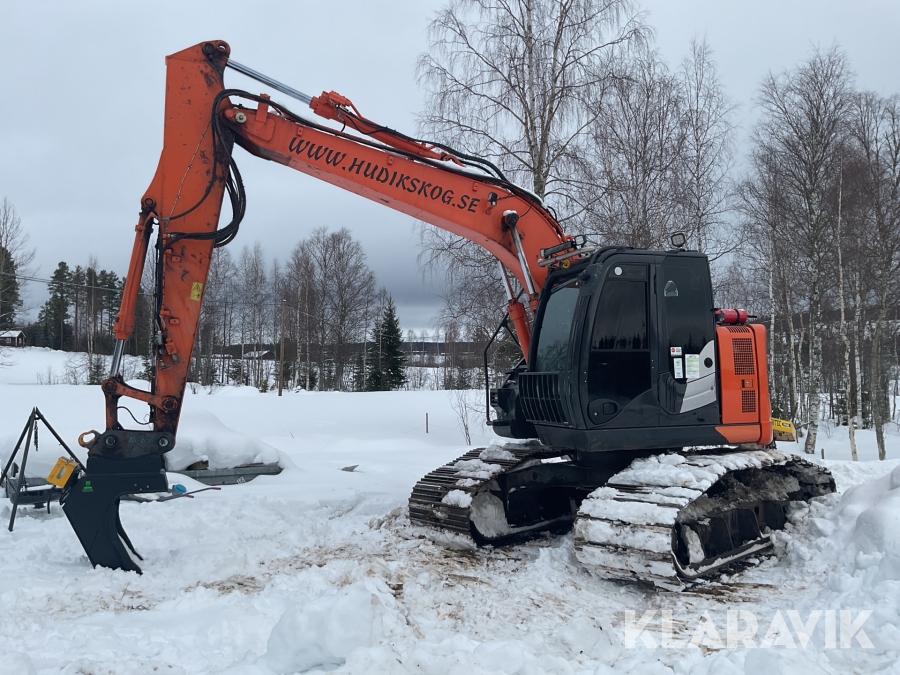 Grävmaskin Hitachi ZX135US-6 skogsutrustad