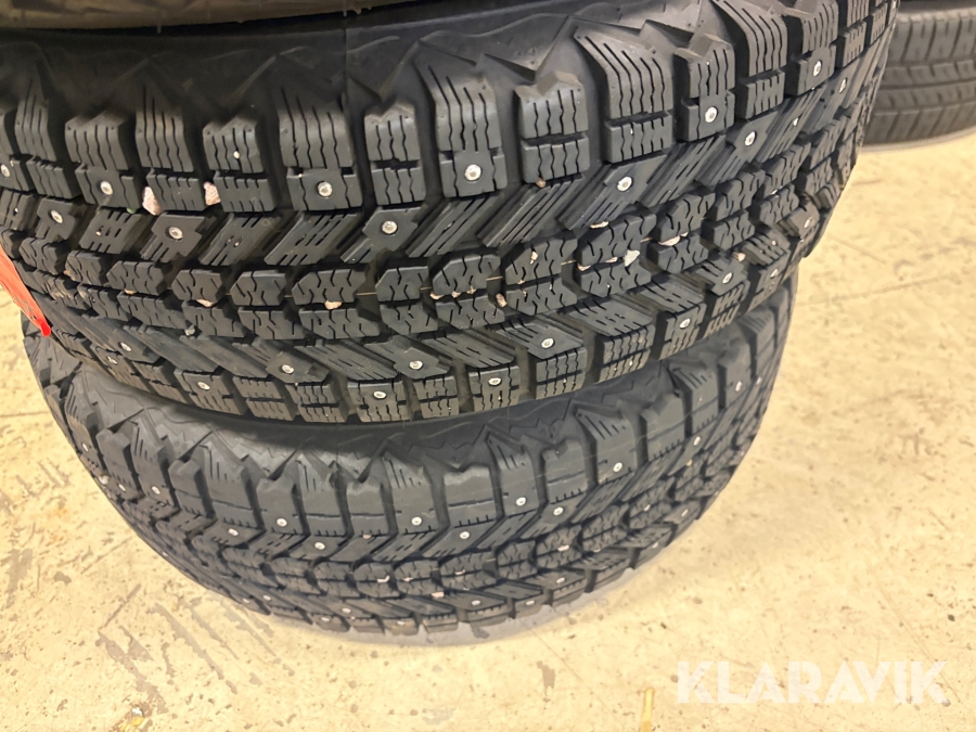 Blandat parti med däck 11 uppsättningar