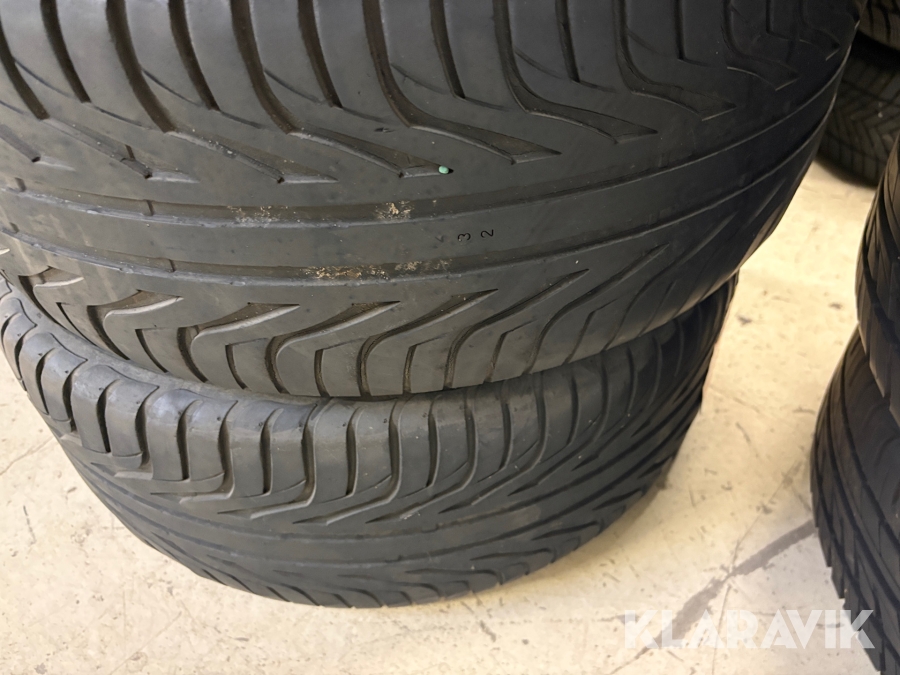 Blandat parti med däck 11 uppsättningar