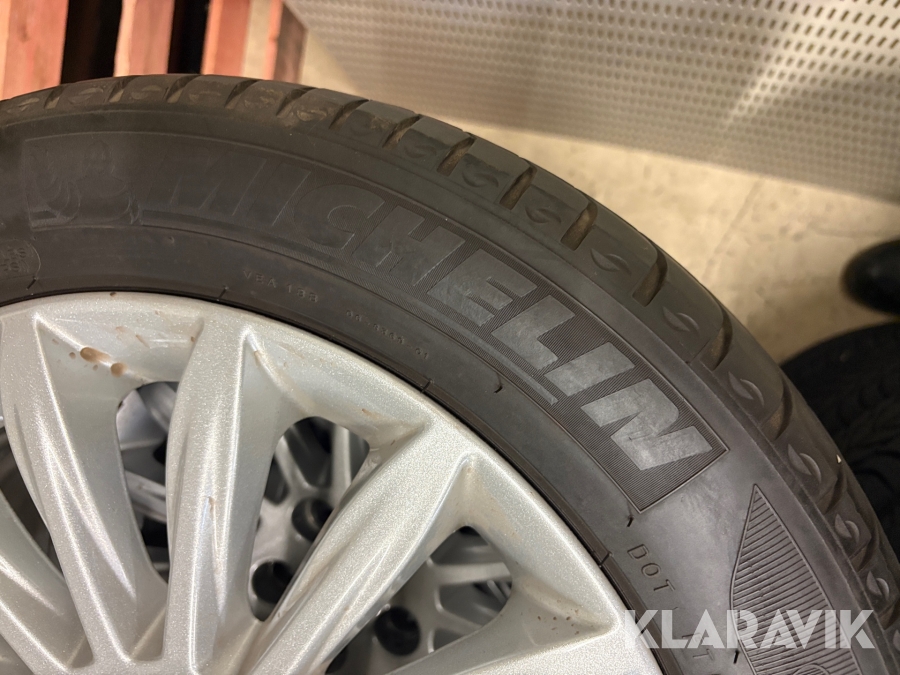 Blandat parti med däck 11 uppsättningar