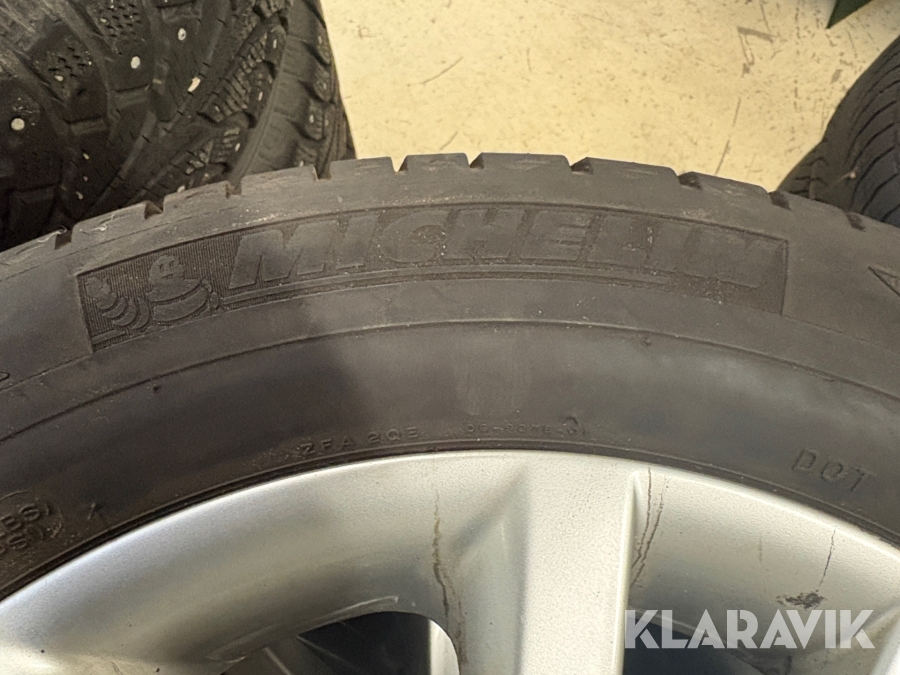 Blandat parti med däck 11 uppsättningar