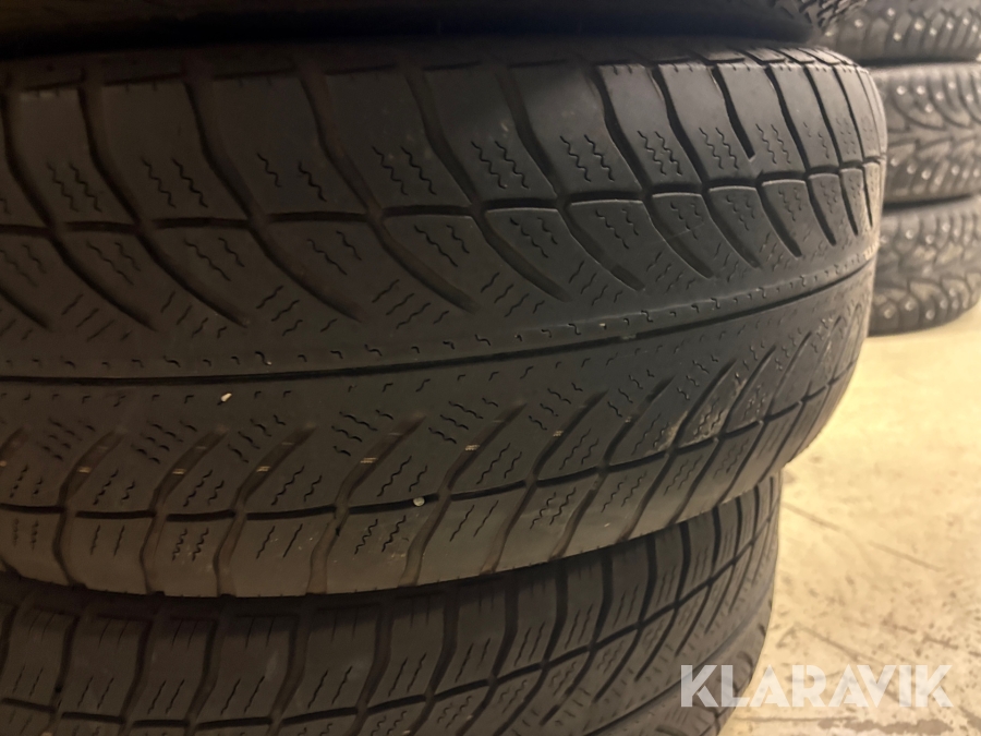 Blandat parti med däck 11 uppsättningar