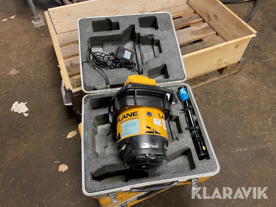 Laserinstrument Spectra Physics 1145 med kikare