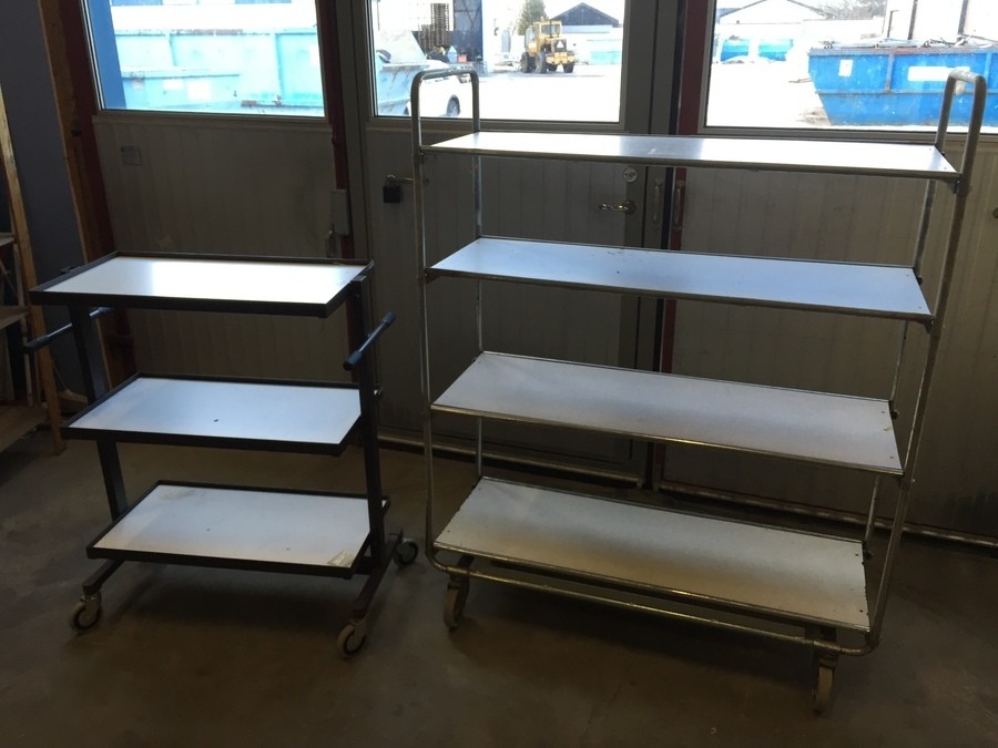 Förvaringsvagnar 2st på hjul.