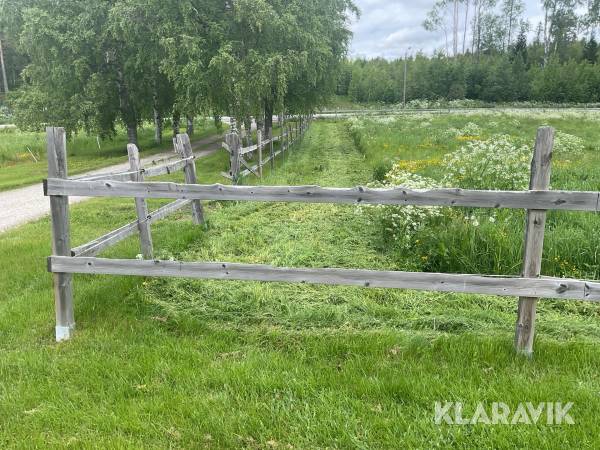 Hästhage ca.50 stolpar med jordankare