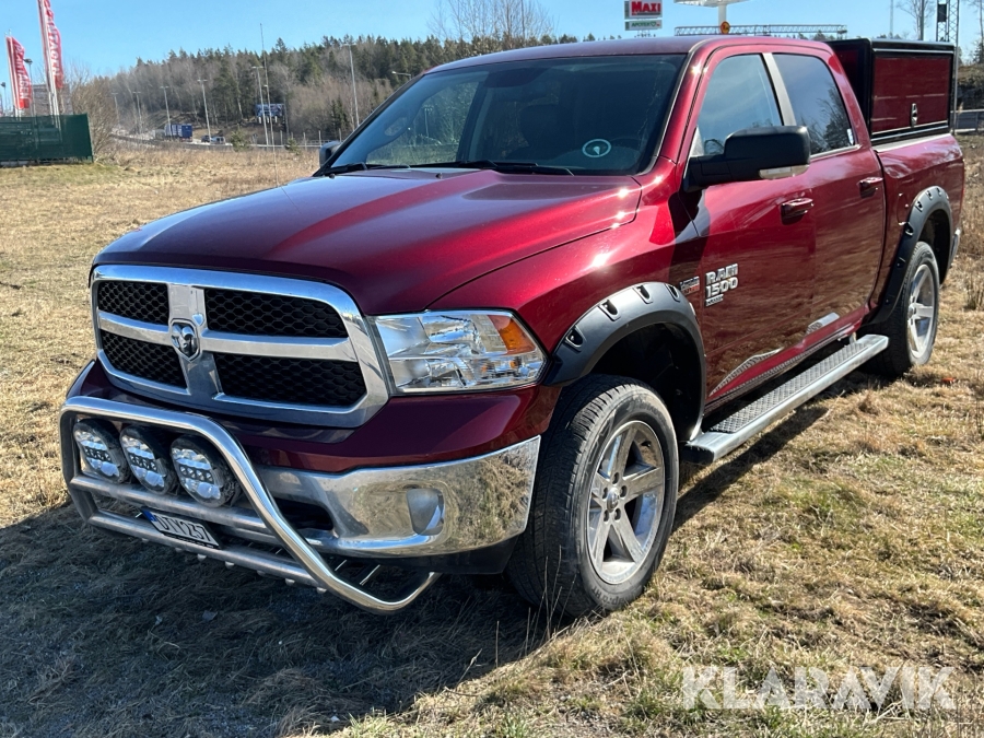 Pickup Dodge Ram 1500 Classic V8 HEMI 5.7
